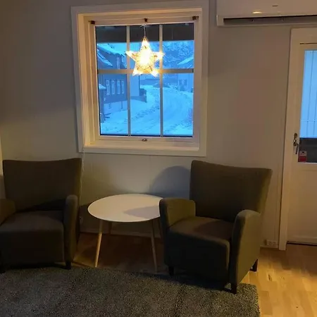 Koselig Hus I Havna Apartment Svolvaer Exterior photo