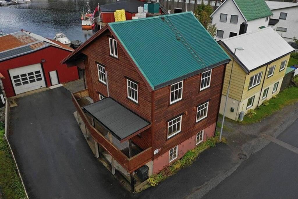 Koselig Hus I Havna